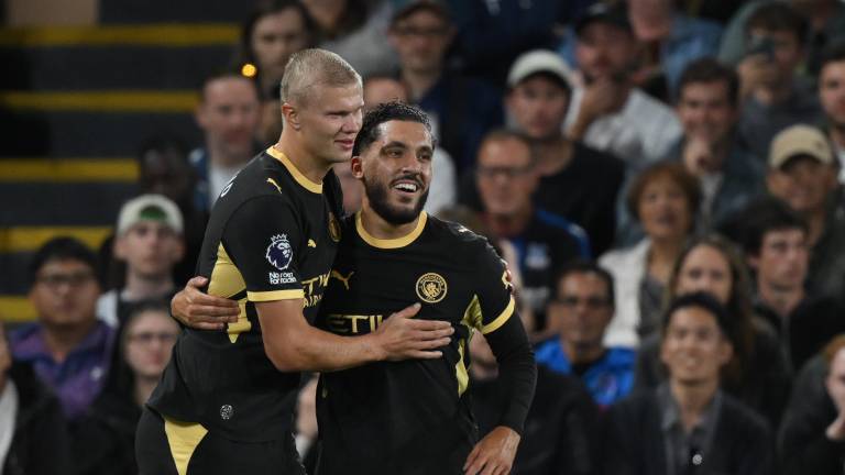 Con dobletes de Haaland y Cherki, Manchester City golea al Crystal Palace y es líder de la Premier League