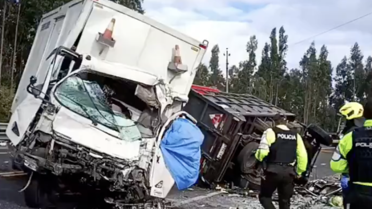 Panamericana Norte: siniestro de tránsito deja un fallecido y cuatro heridos en Cayambe