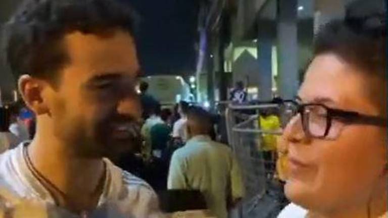 Le roban el celular a hincha argentino en Guayaquil mientras esperaba la llegada de Messi