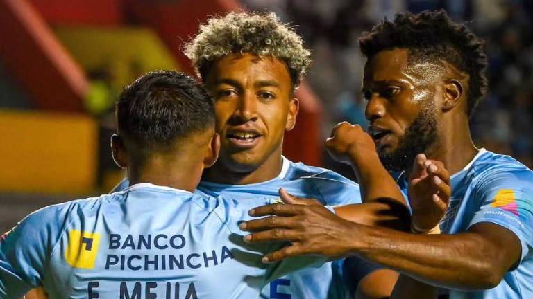 Jugadores de Universidad Católica, celebrando un gol en su último partido por LigaPro.