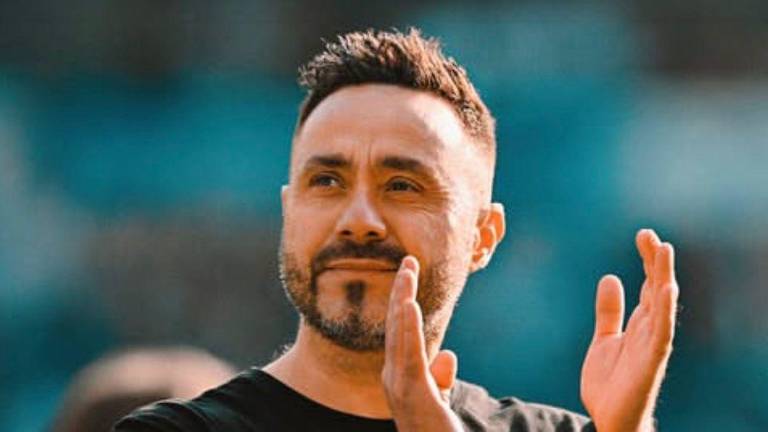 Los Spurs anunciaron en sus redes sociales la incorporación del técnico italiano Roberto De Zerbi.