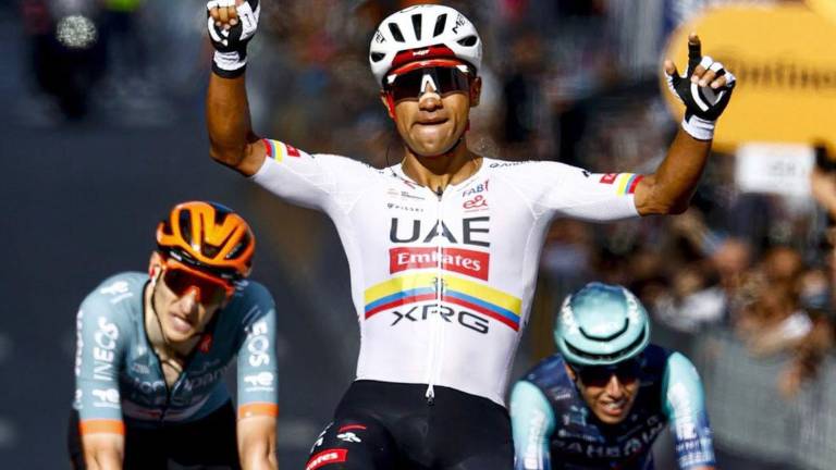 Jhonathan Narváez celebrando la victoria en la cuarta etapa del Giro de Italia 2026.