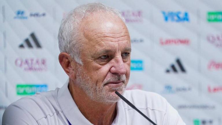 Graham Arnold presente en rueda de prensa 1 día antes de enfrentarse a Bolivia por un cupo al Mundial 2026.
