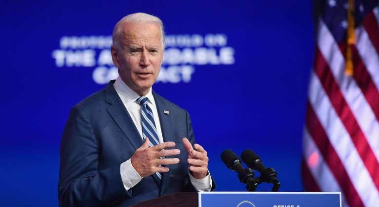 Biden asegura que Putin está considerando usar armas químicas y biológicas en Ucrania
