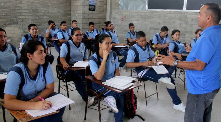 Pese a confirmación de coronavirus, clases se mantienen en la Sierra y Amazonía, confirma ministerio de Educación