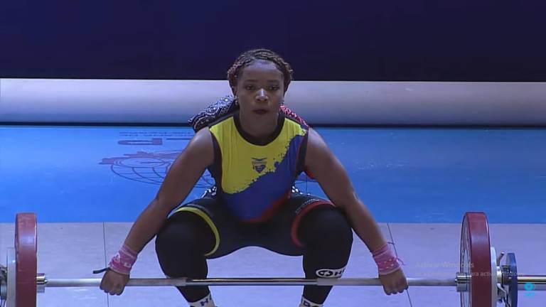 Jessica Palacios Dajomes se llevó oro y bronce en Mundial Juvenil de Pesas