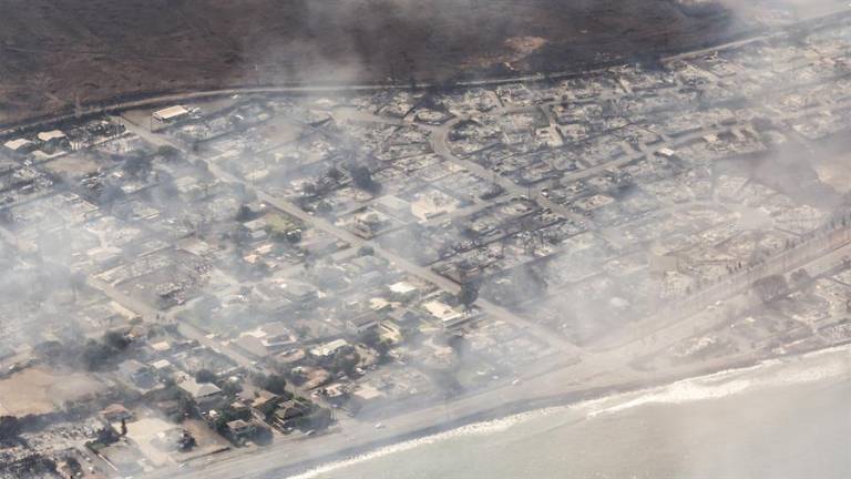 80 muertos y más de 5.500 millones de dólares de pérdidas por incendios en Hawái