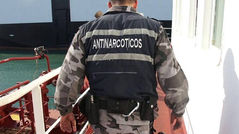 Asaltan al jefe de Antinarcóticos de la Policía en Los Ríos: delincuentes se llevaron la camioneta y lo dejaron herido
