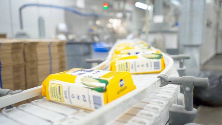 Imagen referencial de producción de harina de Alimentos Polar