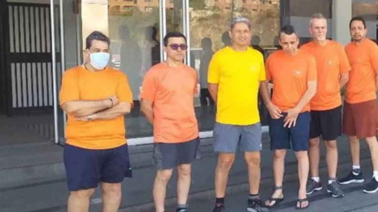 Venezuela libera a estadounidenses encarcelados tras reunión de Maduro con funcionarios de la Casa Blanca