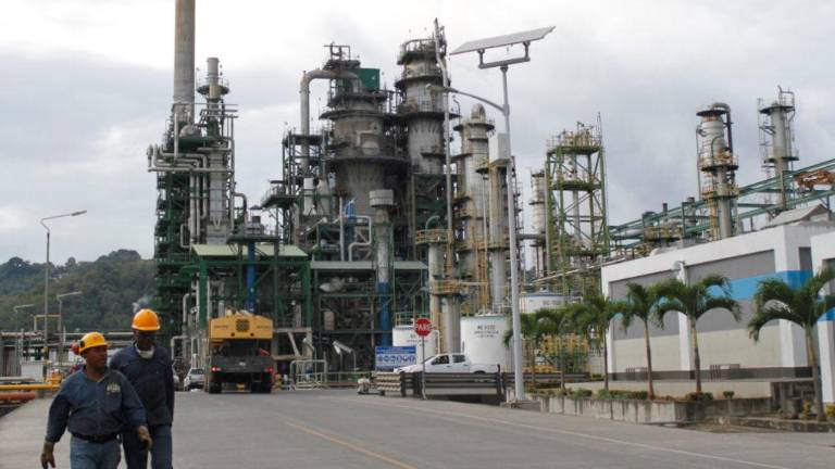 Petroecuador supera la barrera de los 400.000 barriles diarios de petróleo