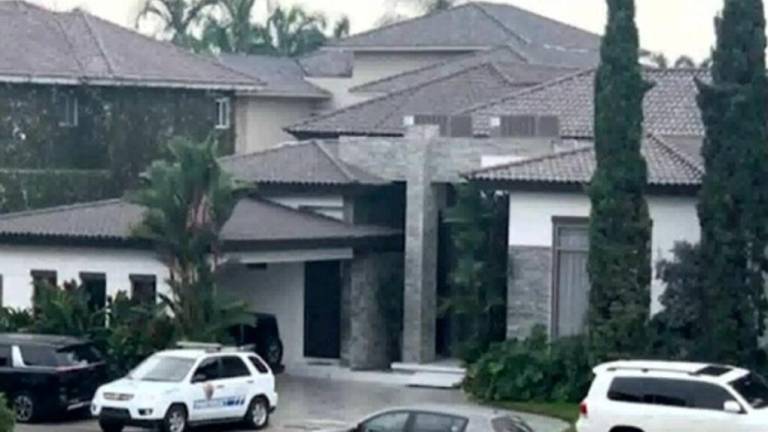La vivienda valorada en 2.4 millones de dólares pertenece a la esposa de Leandro Norero.