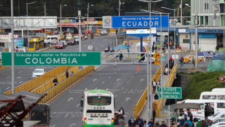 Colombia reabre sus fronteras, pero Ecuador reacciona por la medida y hace aclaración