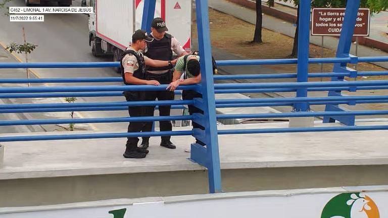 El dramático rescate de joven que intentó quitarse la vida en Guayaquil