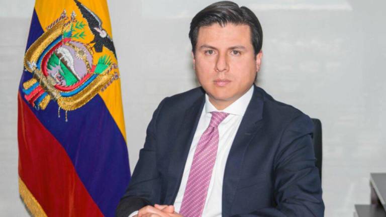 Renuncia viceministro de Finanzas, Bernardo Orellana