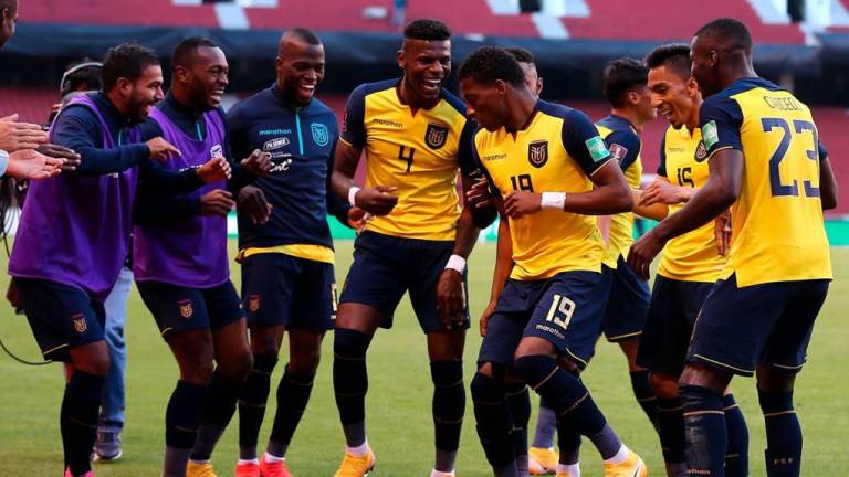 Ecuador comienza con diez jugadores sus entrenamientos para enfrentar a Brasil