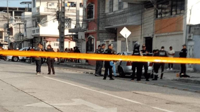 Cinco hombres son hallados sin vida dentro de un vehículo en el suroeste de Guayaquil