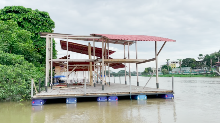 En Babahoyo se construye la Casa Flotante Diversa, un refugio de inclusión y cultura