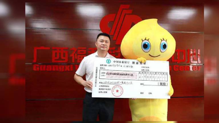 Ganador de la lotería ocultó la noticia a sus familiares por una curiosa razón en China