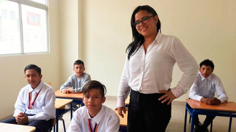 Ministerio de Educación abre convocatoria laboral: sueldo de USD 2.800 y plazo hasta el 24 de abril