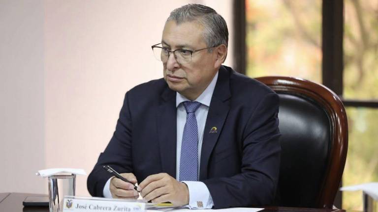 José Cabrera asumió la presidencia del CNE tras la remoción de Diana Atamaint.