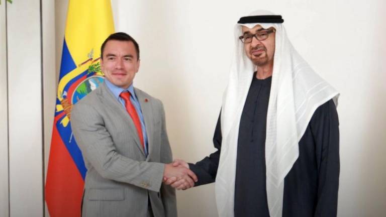 Daniel Noboa y el presidente de Emiratos Árabes Unidos, Mohamed bin Zayed Al Nahyan, el 30 de abril de 2025, en Abu Dabi.
