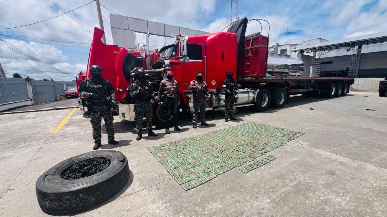 Perro de la Policía detecta 50.000 gramos de heroína en Carchi, valorados en 1,75 millones de dólares