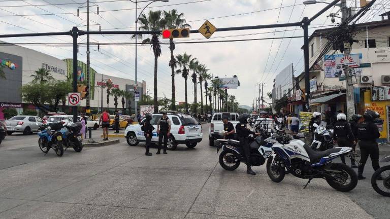 Adolescente fue asesinado a disparos a las afueras de un centro comercial en el norte de Guayaquil