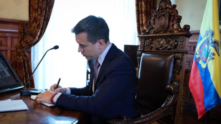 El presidente Daniel Noboa, desde Estados Unidos, donde se encuentra de gira, dispuso una serie de cambios.