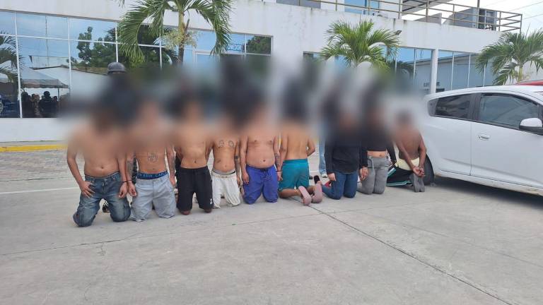 Policía libera a víctima de secuestro y detiene a ocho implicados en Manta