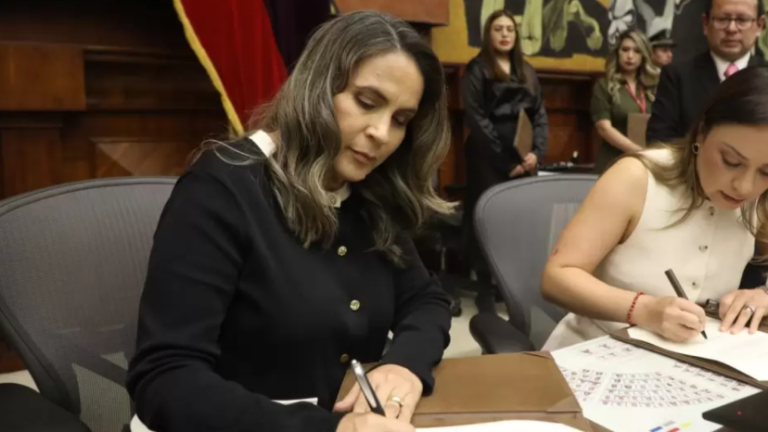 Soy una persona independiente, no respondo a ninguna lógica partidista”, manifestó Villacís.