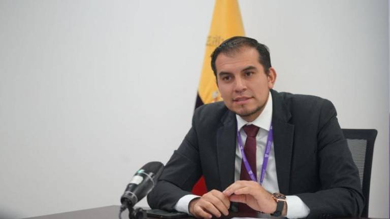 Ministro de Trabajo, Harold Burbano, explica plan para dividir la jornada laboral por horas en 2026