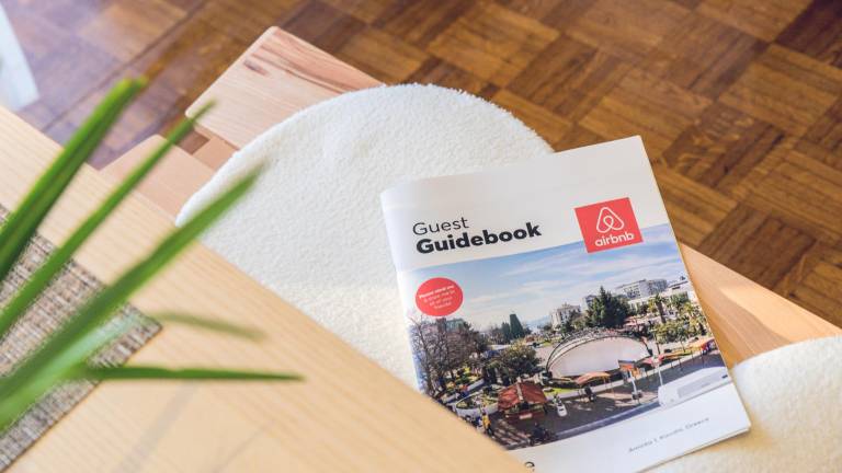 Una imagen en referencia a los anfitriones de AirBnb.