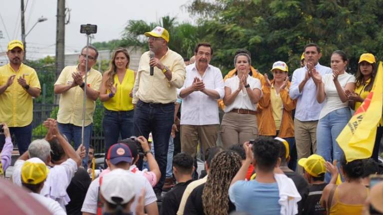 Los militantes del Partido Social Cristiano, entre ellos el exalcalde de Guayaquil Jaime Nebot.