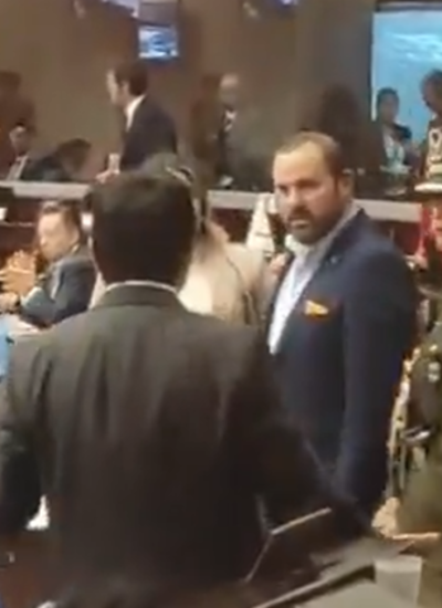 El legislador del correísmo, Héctor Rodríguez, invitó a pelear al asambleísta oficialista Diego Franco.