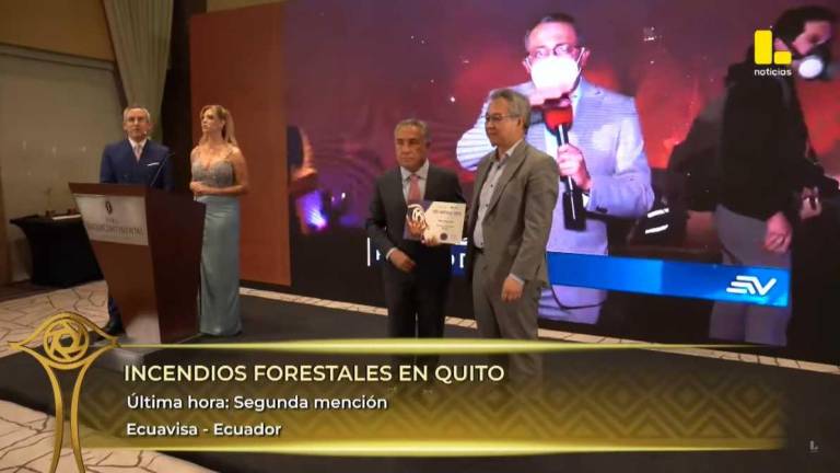 En la categoría a Mejor Cobertura de Última Hora se destacó el trabajo periodístico de Ecuavisa sobre los incendios forestales en Quito.