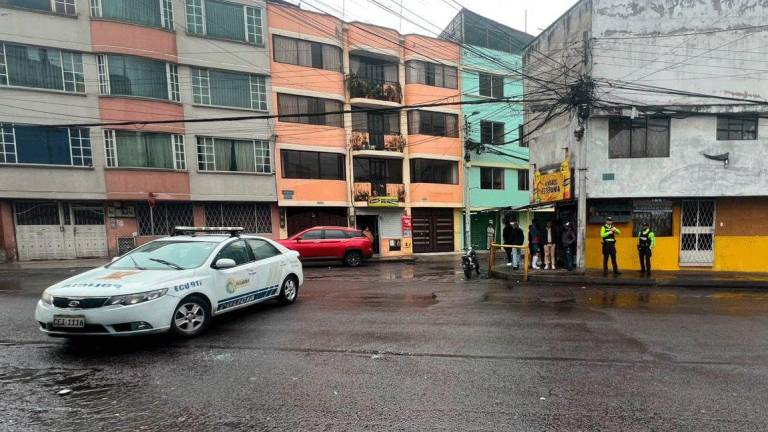 Fotografía de la intersección en donde se encuentra el establecimiento donde ocurrió el ataque.
