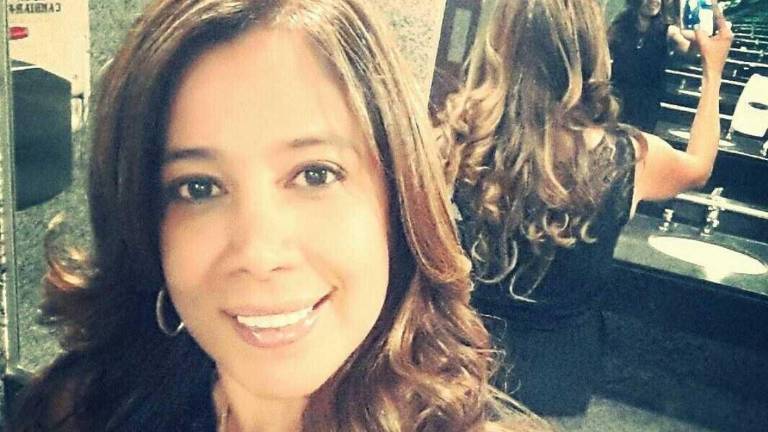 Cynthia Gellibert Mora tiene una maestría en administración pública de la Universidad Estatal Península de Santa Elena.
