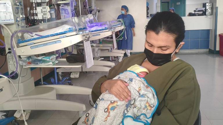 Recibirán más de $ 100 mil en beneficios por convertirse en padres de quintillizos