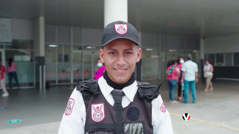 Deivy Franco, el guardia que salvó a una estudiante el 9/1 en Guayaquil