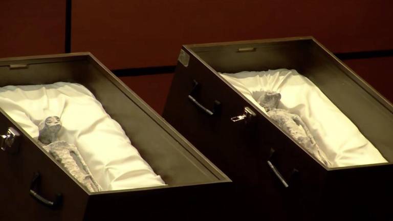 Muestran los cuerpos de posibles extraterrestres que estuvieron sepultados más de 1.000 años: no se trata de momias