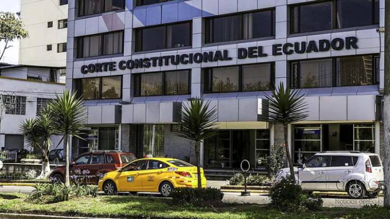 Cuatro postulantes a jueces de la CC cuestionan el proceso