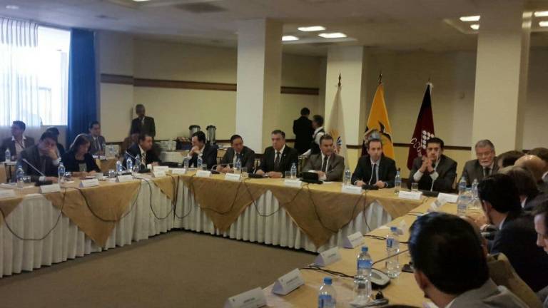 Serrano anuncia que &quot;revisarán&quot; Código de la Producción