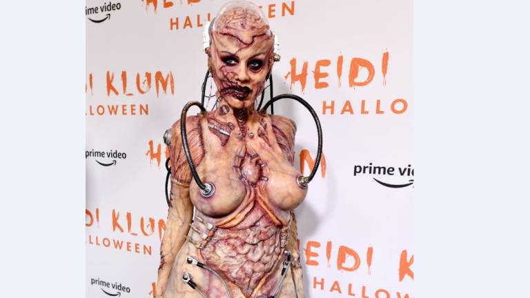 Heidi Klum deja a todos en shock con su disfraz de Halloween