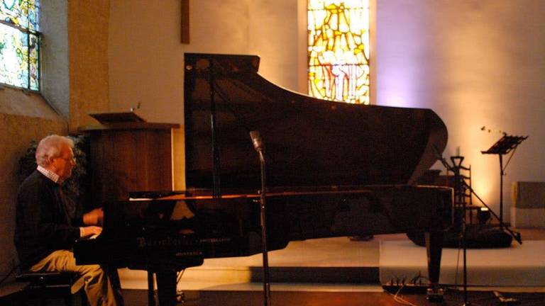 Muere el pianista John Taylor tras sufrir un infarto