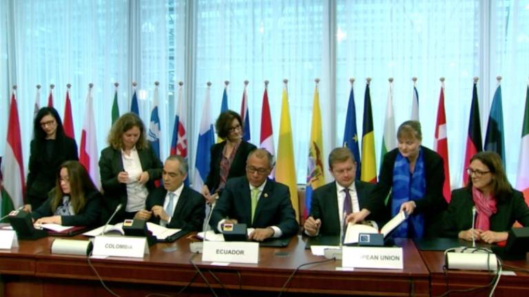 Ecuador firma acuerdo comercial con la Unión Europea