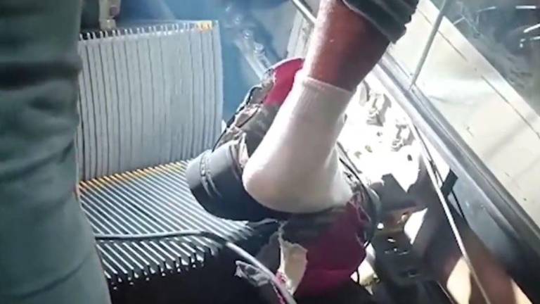 VIDEO: El pie de un hombre quedó atrapado en una escalera eléctrica en Panamá