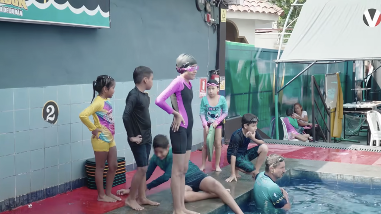 VIDEO | El Aquaman de Durán: la iniciativa que busca proteger a niños de la violencia con deporte