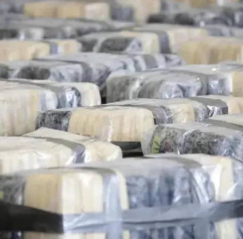 Fotografía referencial de varios bloques de cocaína.