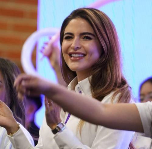 Fotografía de la precandidata de Acción Democrática Nacional (ADN) para la Alcaldía de Quito, Giovanna Ubidia.
